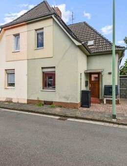 Charmante Doppelhaushälfte mit Wärmepumpe, Photovoltaik und großem Garten in Duisburg-Bergheim - Duisburg