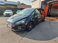 Ford S-Max S-MAX Titanium-LEDER--KAMERA--SHZ--PDC-LED - Deggendorf