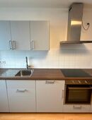 Einbauküche, inklusive dazugehörigen Elektrogeräten. in 80333