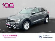 VW T-Roc, 1.0 Life, Jahr 2023 - Aachen