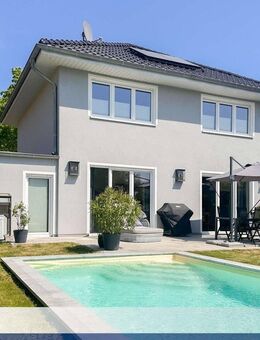 EINZIEHEN & WOHLFÜHLEN - voll möbliertes Haus zum verlieben mit Garten, Pool und Kamin! Obj. 8639 - Berlin