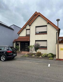 Gepflegtes EFH Mit schönem Grundstück in ruhiger gewachsener Wohngegend von Hockenhiem - Hockenheim