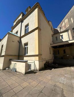 Wunderschöne 5-Raum-Erdgeschosswohnung mit 155 m² und Parkettboden - Meerane