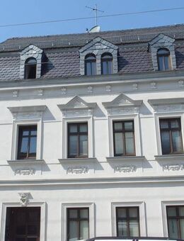 Außergewöhnliche 2-Zimmer-Dachwohnung mit Wintergarten * Übernahme Einbauküche möglich - Meerane