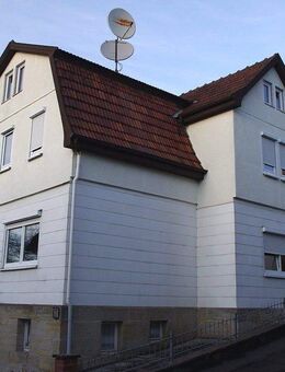 Gepflegtes, renoviertes Einfamilienhaus mit Einbauküche und Terrasse - Rödental
