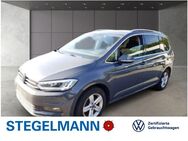 VW Touran, 1.5 TSI Highline, Jahr 2021 - Detmold