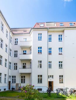 AUFZUG und SÜDBALKON: Sonnige, hochwertig sanierte Gründerzeit-Wohnung mit 3 Zimmern - Berlin