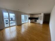 Schöne, helle, gut geschnittene 2-Zi. Penthouse Whg. inkl. 1xTG-Stelllplatz, inkl. Kellerabteil - Stuttgart