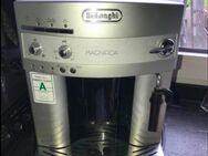 Top👌, edle De‘Longhi‘ Kaffeevollautomat, ESAM 3200.S Magnifica, für 🫘 Bohnenkaffee, Silber-Schwarz - Rüsselsheim