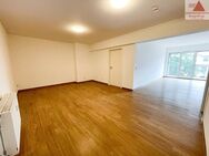 Moderne 3-Raum-Wohnung mit Balkon und Einbauküche in Aue - Aue