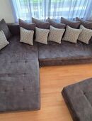 Großes Ecksofa mit Hocker in Grau – sehr bequem und gepflegt in 72768