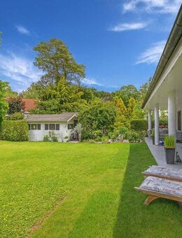 DESIGN-FAMILIENVILLA MIT LUXURIÖSER INNENAUSSTATTUNG UND TRAUMHAFTEM GARTEN - Kleinmachnow