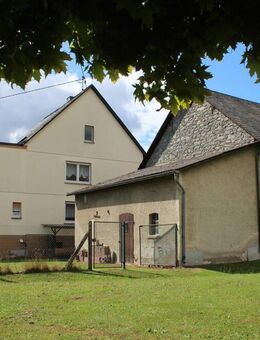 Reserviert: Solides Haus mit außergewöhnlicher Scheune - Boden
