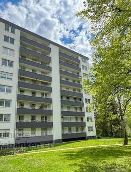 Tolle Wohnung inkl. Garage und Stellplatz - Reutlingen