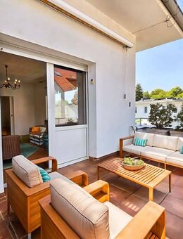 Altbaucharme trifft ruhige Stadtnähe - großzügige Vier-Zimmer-Wohnung mit zwei Balkonen und Garage - Frankfurt (Main)