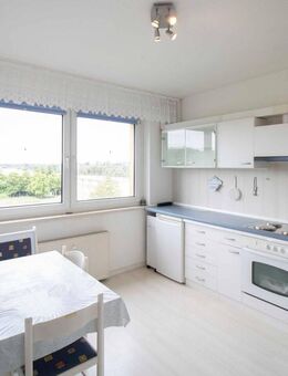 Bezugsfrei- Sonnige 4-Raum-Wohnung mit Stellplatz & Aufzug in Barth - Barth
