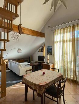 Attraktive 4,5-Zimmer-Dachgeschosswohnung mit Galerie in ruhiger Lage in Linkenheim-Hochstetten - Linkenheim-Hochstetten