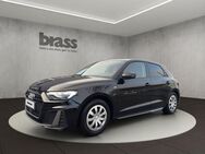 Audi A1, Sportback S line 30 TFSI Schaltgetriebe, Jahr 2020 - Marburg