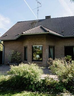 Juwel in bester Lage Kettwig - freistehendes Einfamilienhaus mit Süd-Garten & Garage - Essen