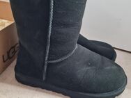 Bequeme warme Boots Stiefel von UGG Australia NEU im Karton! - Gründau