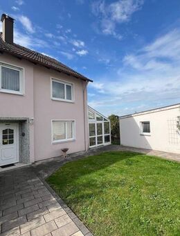 ***DHH mit Wintergarten,Garage,EBK und Garten*** - Feuchtwangen