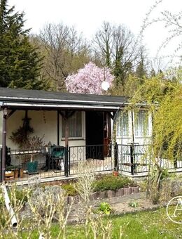 Gartengrundstück mit Ferien-Bungalow am Ortsrand von Liepe in einer Gartensiedlung am Kanal - Liepe
