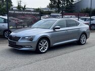 Skoda Superb Style Autom+Standh+AHK+Kamera+Alcantara - Wentorf (Hamburg)