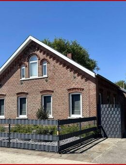 *Ländliche Lage * 6 Zimmer * saniert * gepflegter & großzügiger Garten * Kamin * Carport * Terrasse* - Weener
