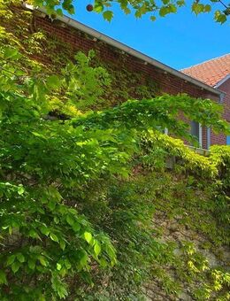 Topzentral gelegenes Wohnhaus mit optionaler, gewerblicher Verwendung sowie Keller und Garage - Lastrup