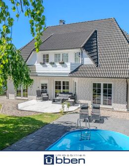 Provisionsfrei: Repräsentatives Wohnhaus mit Pool! - Schortens
