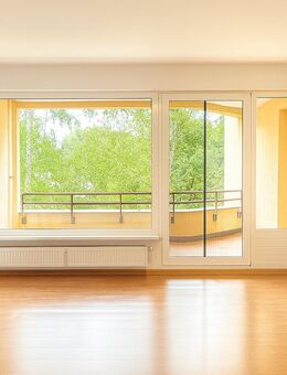 Bezugsfrei! FAMILIENWOHNUNG mit 5 Zimmern auf 117m² | große Loggia + EBK + Stellplatz in Mariendorf - Berlin
