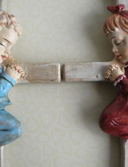 2 Keramik-Kinder-Kreuze,ca. je 14 cm - Linnich