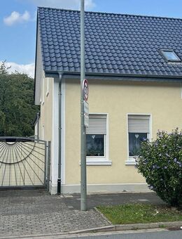 Ein Zuhause mit Charakter und Potenzial! Charmante Doppelhaushälfte mit idyllischem Garten - Oelde