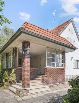 Großes Einfamilienhaus mit Keller und ausbaufähiger Garage - Berlin