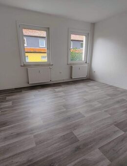 GÜNSTIG & STADTNAH: Tolle 4-Zimmer Wohnung für die Familie mit Tageslichtbad in Schulnähe! - Bad Gandersheim