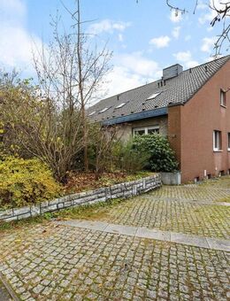 Perfektes Wohnen in Volksdorf:Traumhafte Wohnung im Mehrfamilienhaus mit großem Garten - Hamburg