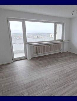 Renovierte 2 Zimmer mit Loggia und herrlichem Ausblick, separate Küche, modernes Wannenbad, Aufzug - Stolberg (Rheinland, Kupferstadt)