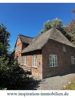 Umfangreich saniertes Reetdachhaus: Attraktive Ausstattung, 2 Bäder, großes Grundstück - nahe Sylt! - Neukirchen (Landkreis Nordfriesland)
