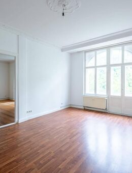 Wohnen mit Stil: 4-Zimmer-Gründerzeitaltbau mit Stuck und Südbalkon - Berlin