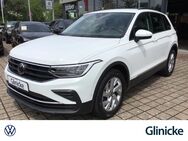 VW Tiguan, 2.0 TDI Life elektr, Jahr 2022 - Witzenhausen