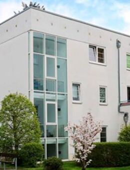 Helle 2-Zimmerwohnung mit Wintergarten im 2. Obergeschoss und in ruhiger Wohnlage - Berlin-Buckow - Berlin