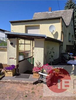 Rarität zum Schnäppchenpreis: Einfamilienhaus mit großem Grundstück und Seeblick - Hettstedt