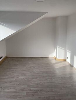 Dachgeschoß Wohnung mit Balkon in Tönisheide - Provisionsfrei !! - Velbert