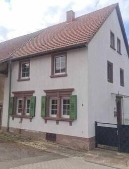 Stilvolles Bauernhaus mit Stallungen und Scheune - Homburg