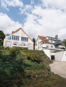 Helle Etagenwohnung mit Panoramablick - Tübingen