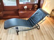 Liege/Chaise longue + Nackenrolle (wie LC4, Le Corbusier/Cassina) - Hannover