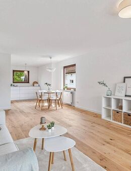 Einziehen und wohlfühlen: neu renovierte 3-Zi mit Balkon und zwei Stellplätzen - Leonberg (Baden-Württemberg)