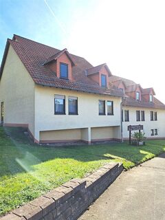 Gästehaus mit Kegelbahn und separater großer Parkplatz in Söhrewald