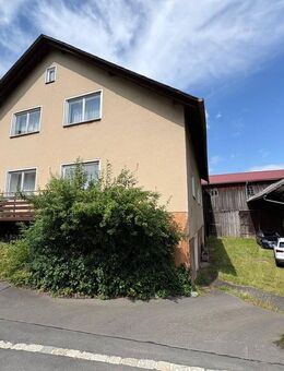 Großzügiges Einfamilienhaus mit Nebengebäuden am Fuße der Burg Falkenberg! - Falkenberg (Regierungsbezirk Oberpfalz)