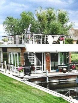 Modernes, hochwertiges Hausboot - Wohnen und Leben auf dem Wasser - Malchin